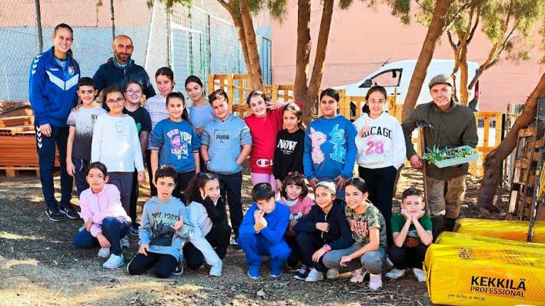Lee más sobre el artículo Taller de plantación con los alumnos de Cuarto C